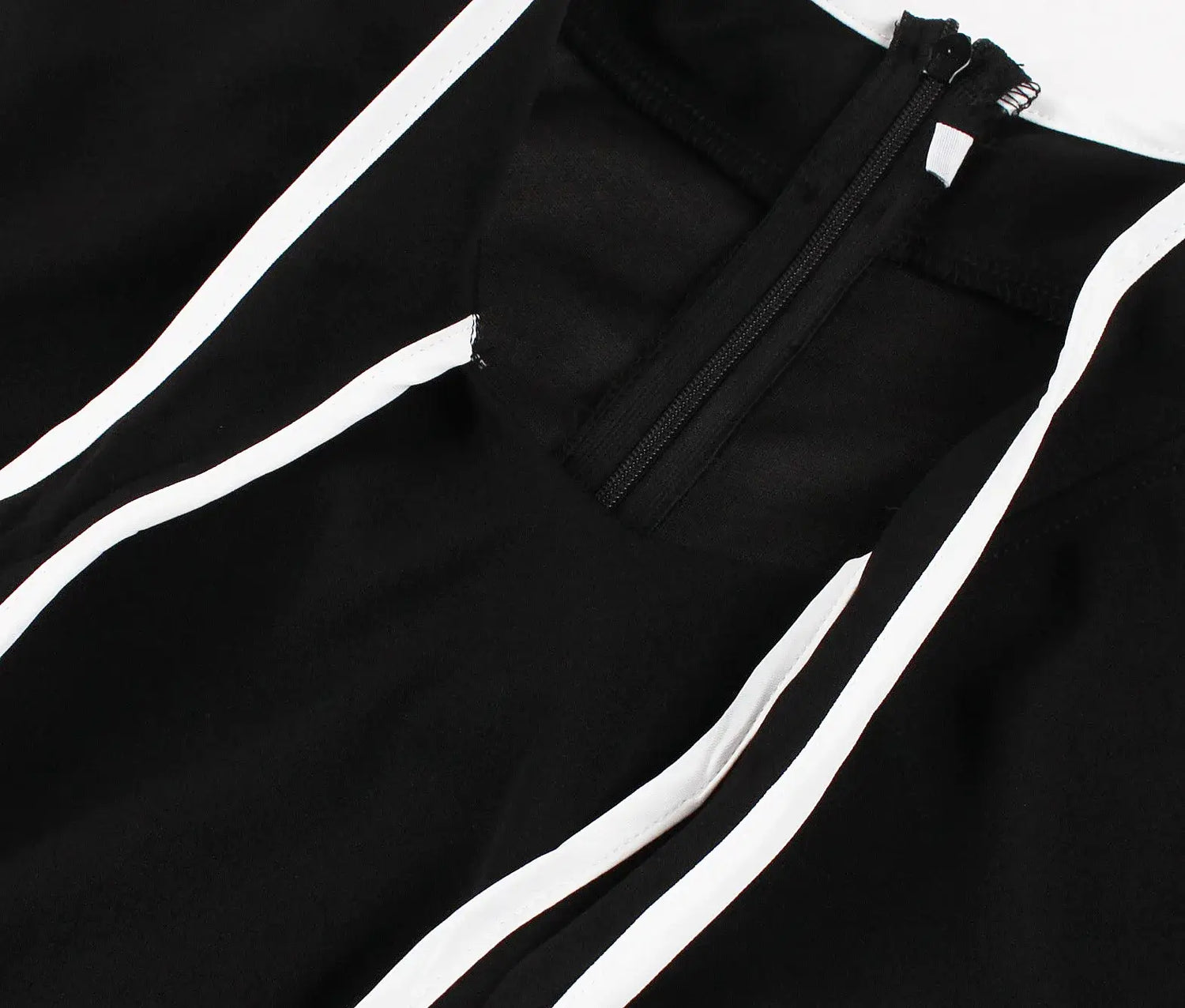 Années 60 Robe Évasée Contrastée Hepburn - Ma Penderie Vintage