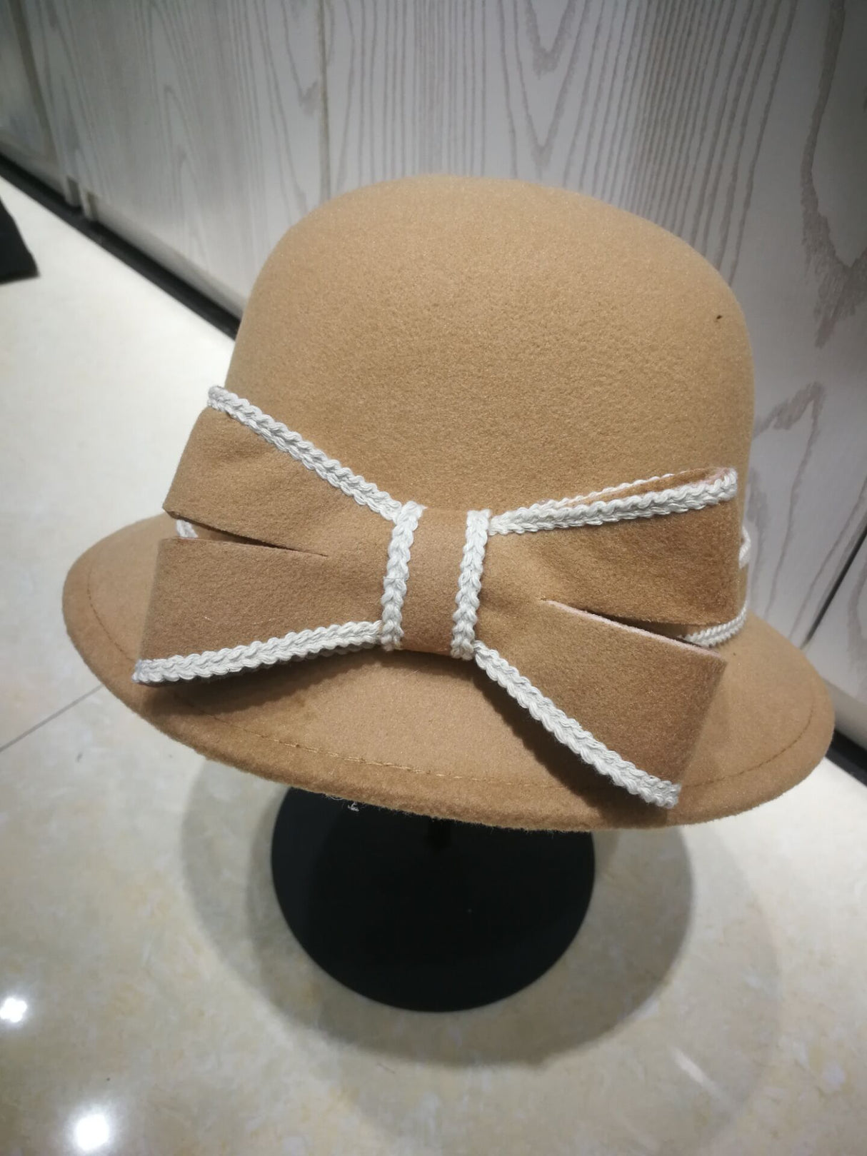 Années 60 Chapeau Derby Rétro Noeud Bicolore - Ma Penderie Vintage